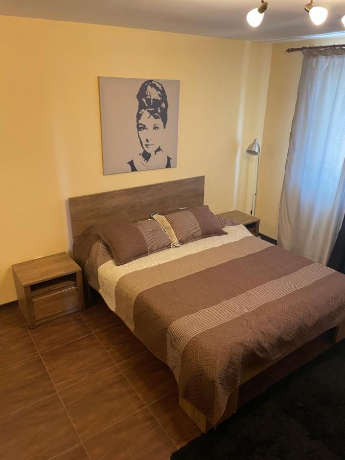 Feel like home Popesti-Leordeni Buitenkant foto